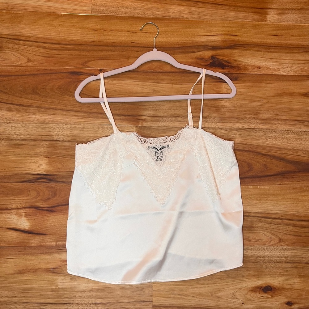 Satin White lace, crop top/ tank top. Size Medium fits like a small. Forever 21